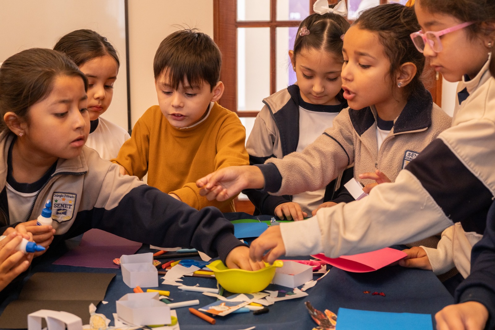 Los estudiantes disfrutaron de la palabra, el juego y el canto en la Feria del Libro