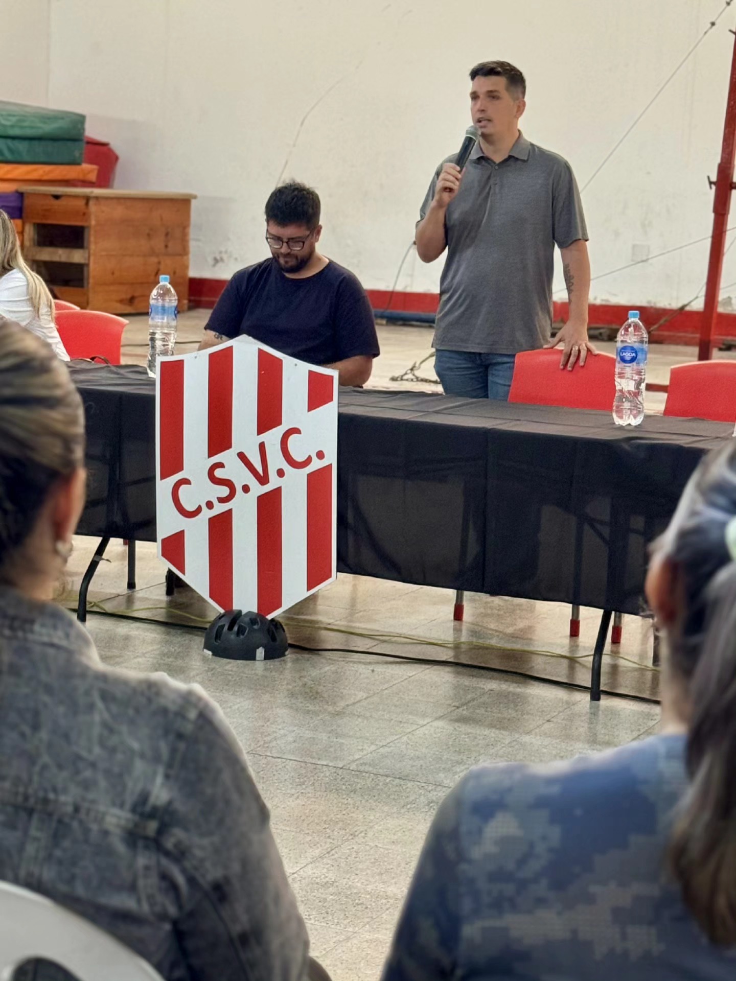 Mascheroni asumió la presidencia de Villa Cubas con un mensaje de unidad