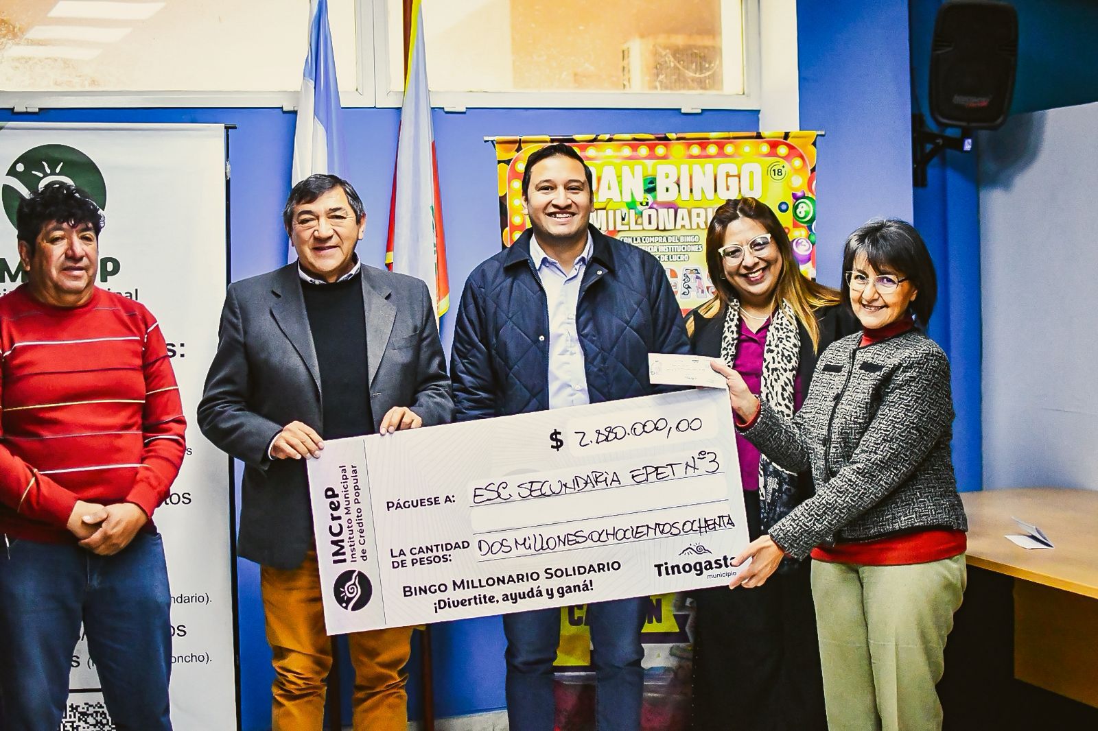 TINOGASTA: EL MUNICIPIO ENTREGÓ APORTES A INSTITUCIONES TRAS EL PRIMER BINGO INTERMUNICIPAL