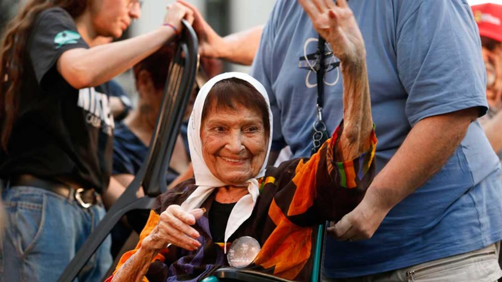 Murió Taty Almeida, histórica referente de Madres de Plaza de Mayo Línea Fundadora