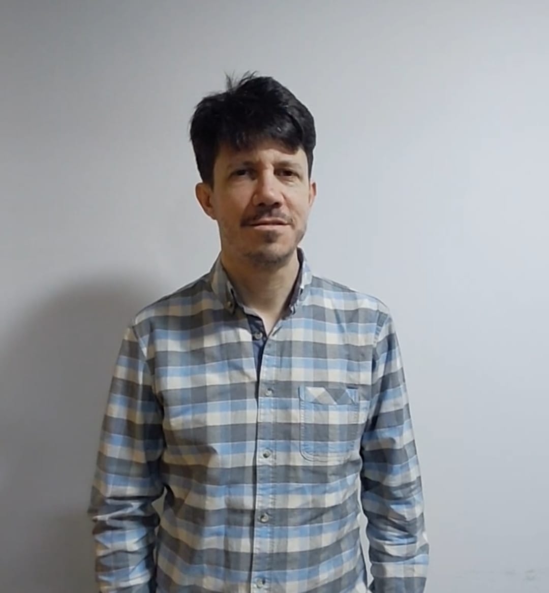 «Es la sexta vez que vengo»: Diego Flores llegó a Catamarca y se prepara para la Simultánea Magistral