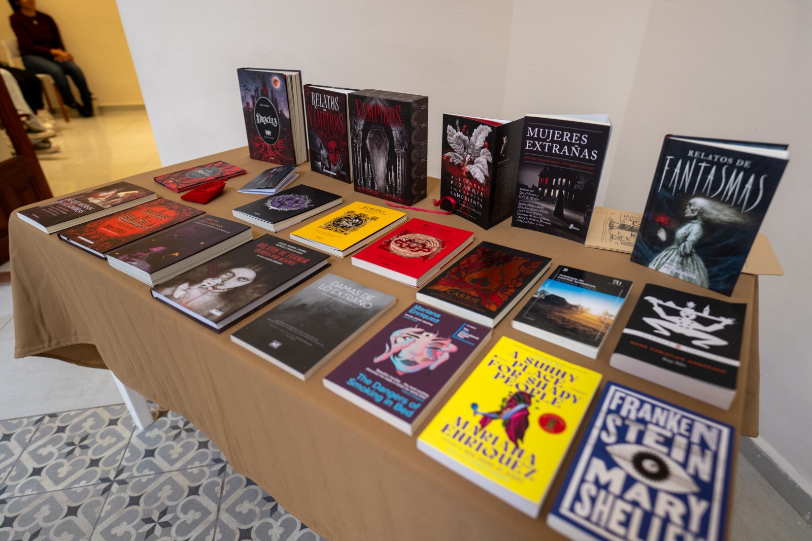 Murciélagos, vampiros y ciencia: una charla que convirtió los mitos en preguntas