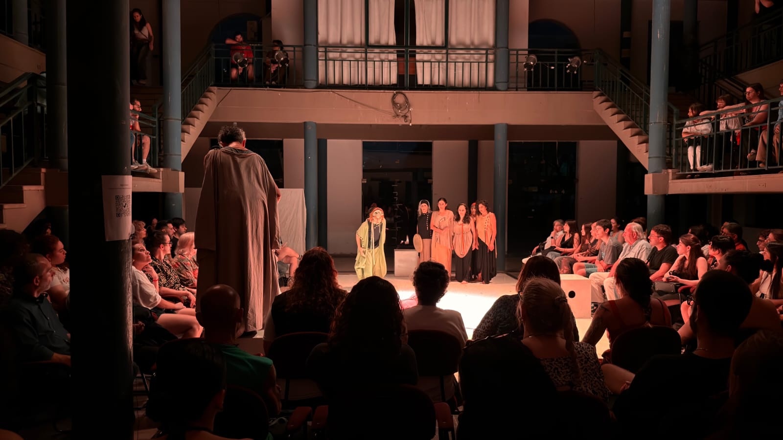 “Troyanas” volvió a escena con una sala colmada en la UNCA